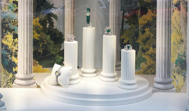 jewelry displays and steles